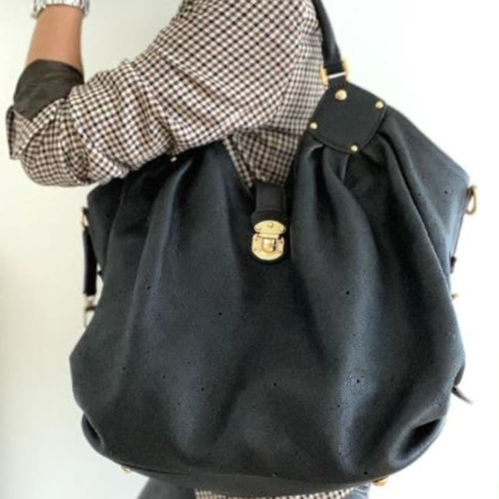 💎✨Authentic✨💎Louis Vuitton Mahina XL Handbag